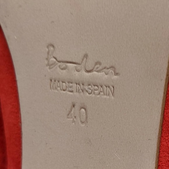 Boden Ankle Strap Suede Block Heel Shoes Buckle Closed Toe Red Women's Sz EU 40 - Picture 2 of 9
